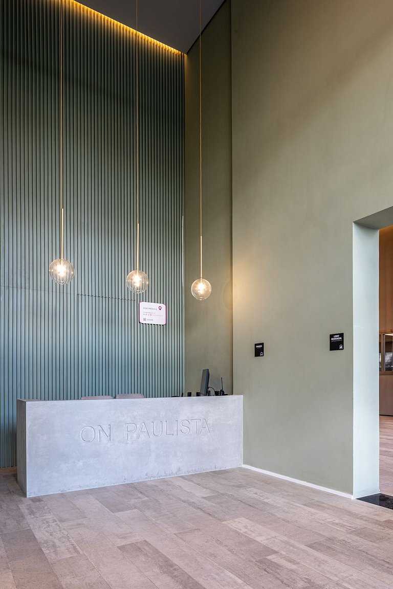 Studio – 2min do Metrô Paraíso / Rooftop e Piscina