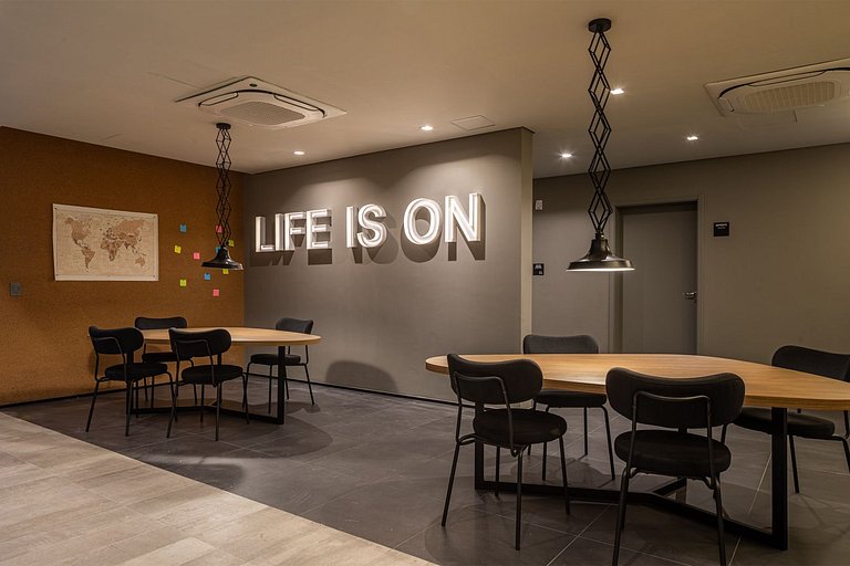 Studio – 2min do Metrô Paraíso / Rooftop e Piscina