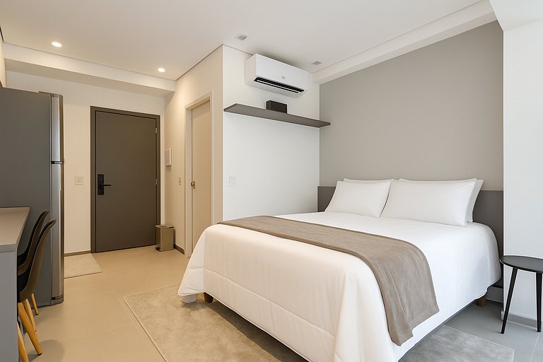 Studio – 2min do Metrô Paraíso / Rooftop e Piscina