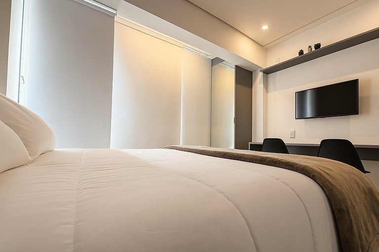 Studio – 2min do Metrô Paraíso / Rooftop e Piscina